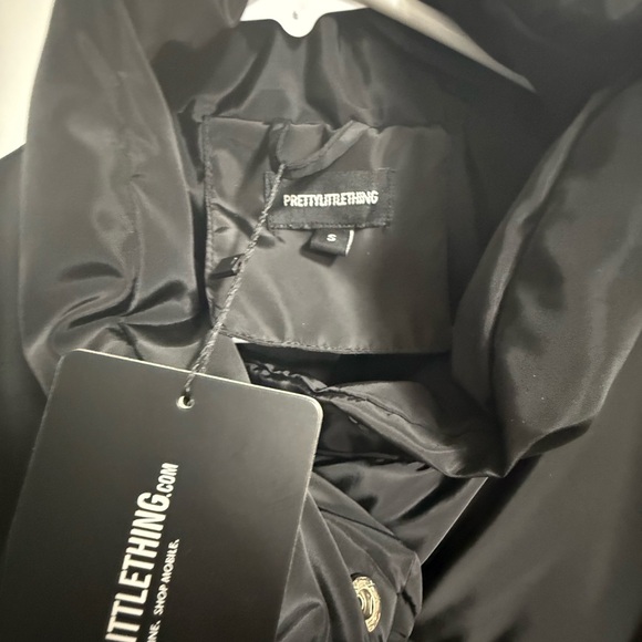 PrettyLittleThing Charcoal Belted Puffer Vest - Oversized - Picture 2 of 3